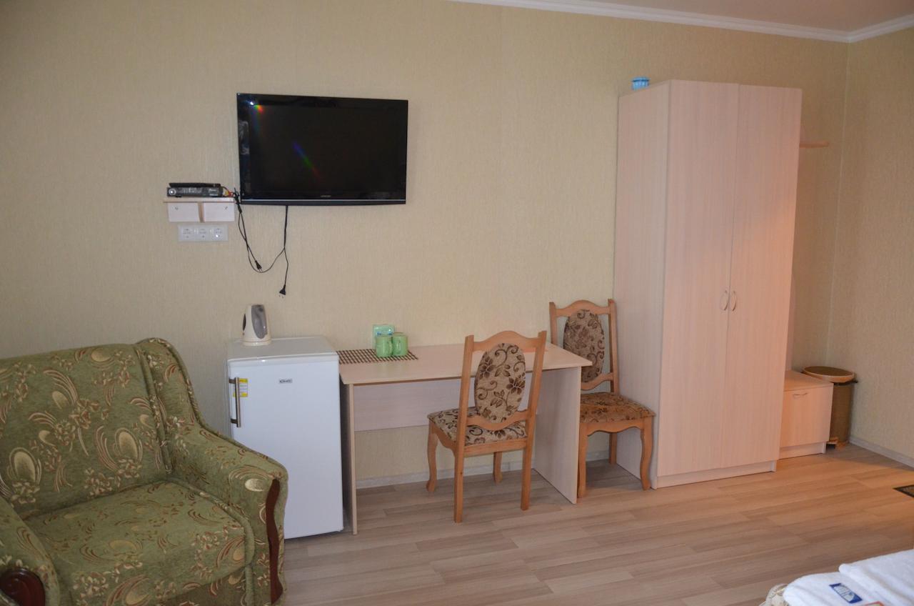 Atlant Hotel Osztroh Szoba fotó